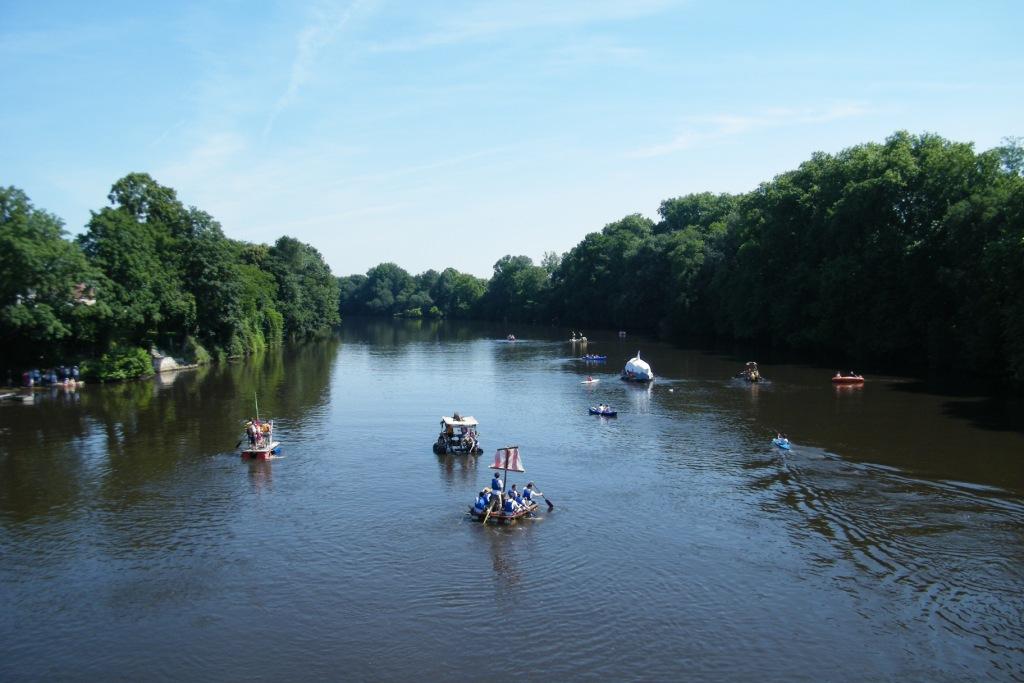 La joyeuse armada s'éloigne!