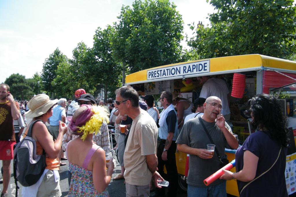 deliriades-2010-dim-153 Et la caravane, toujours la bienvenue!