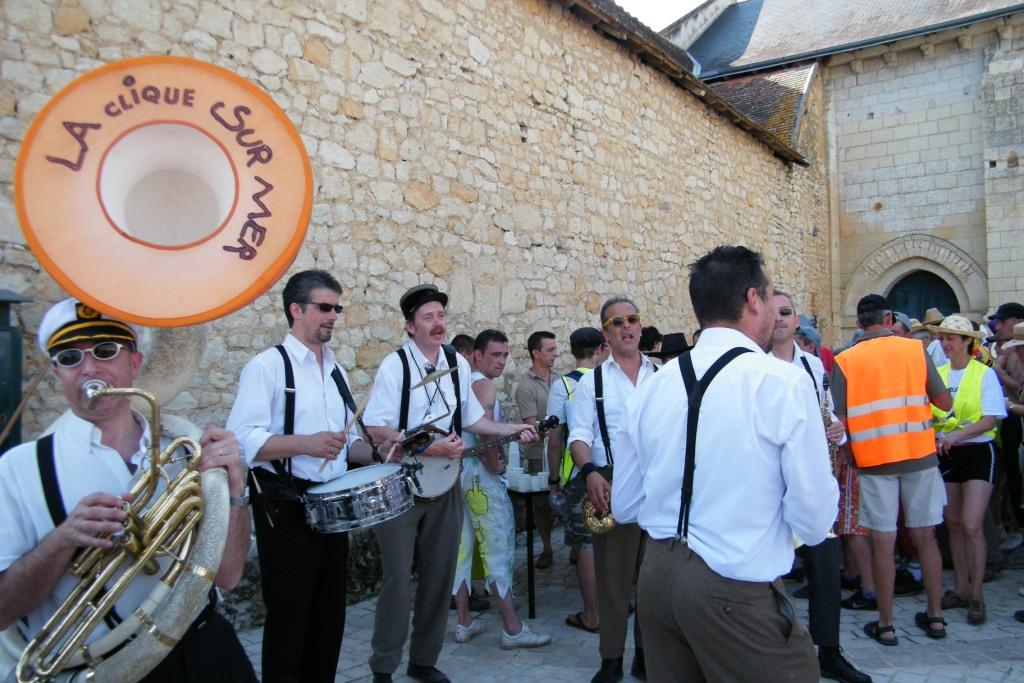 deliriades-21-114 Rafraîchissement : de la musique de la clic sur mer!