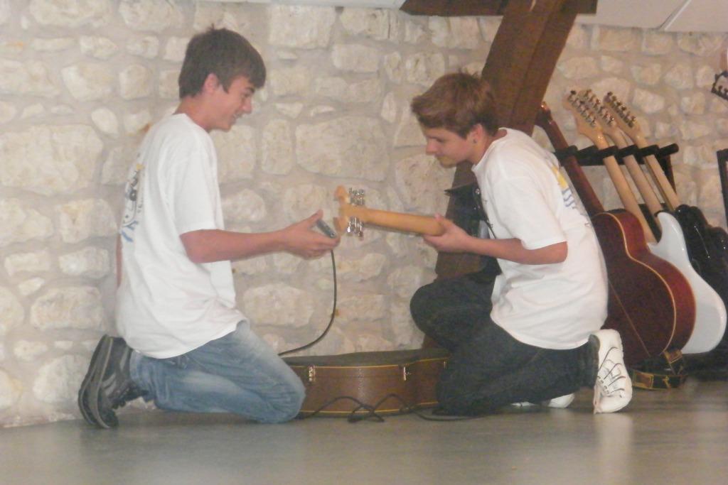 tournee-camping-3-020 accorder sa guitare